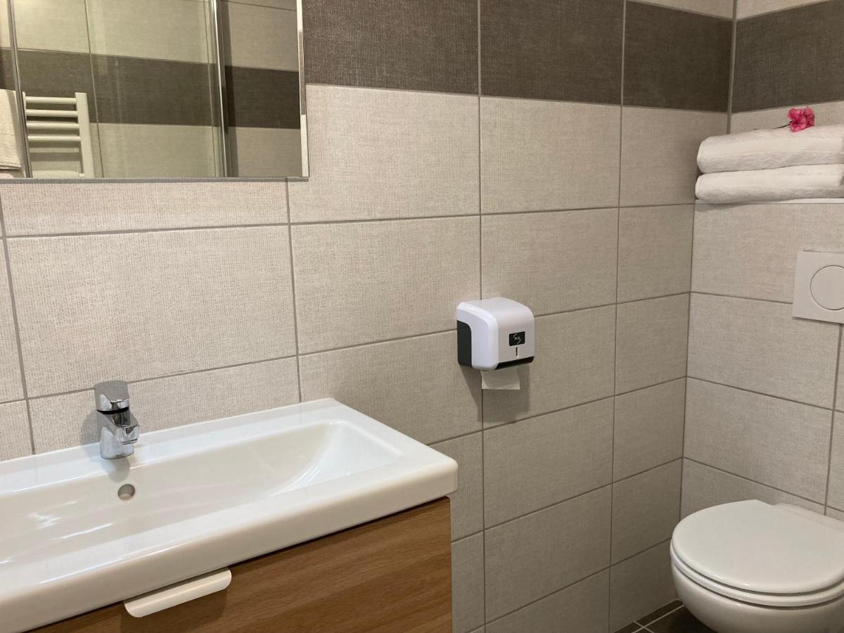 Pavillon De L'Etang Apartman Châteauneuf-du-Rhône Kültér fotó