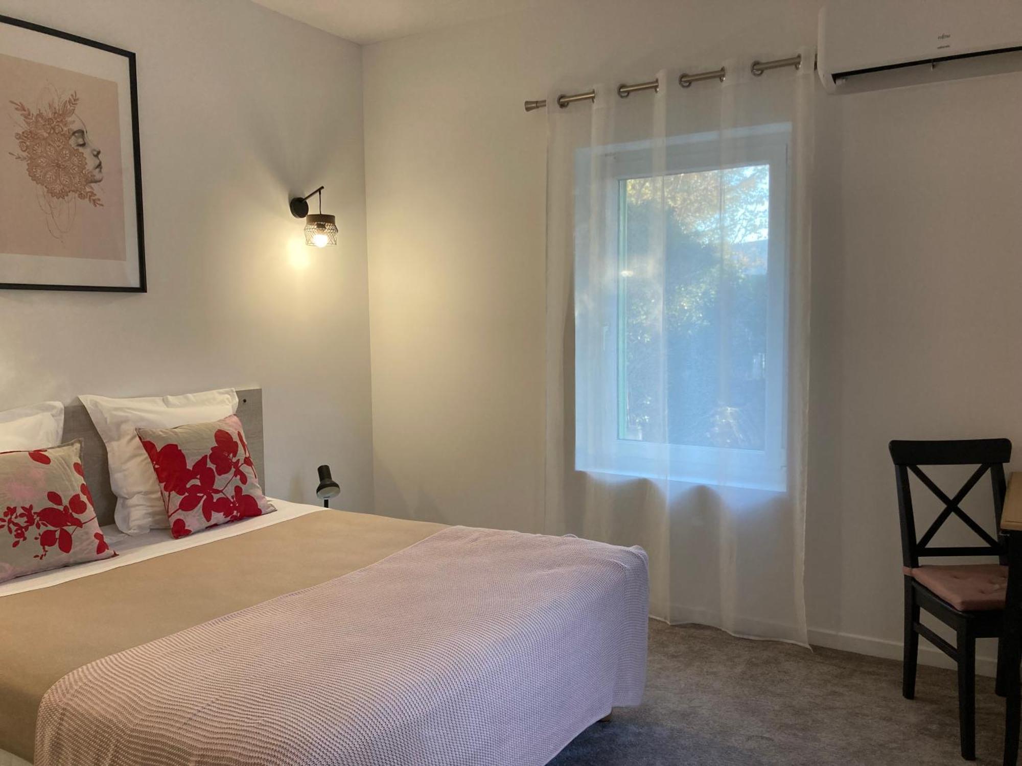 Pavillon De L'Etang Apartman Châteauneuf-du-Rhône Kültér fotó