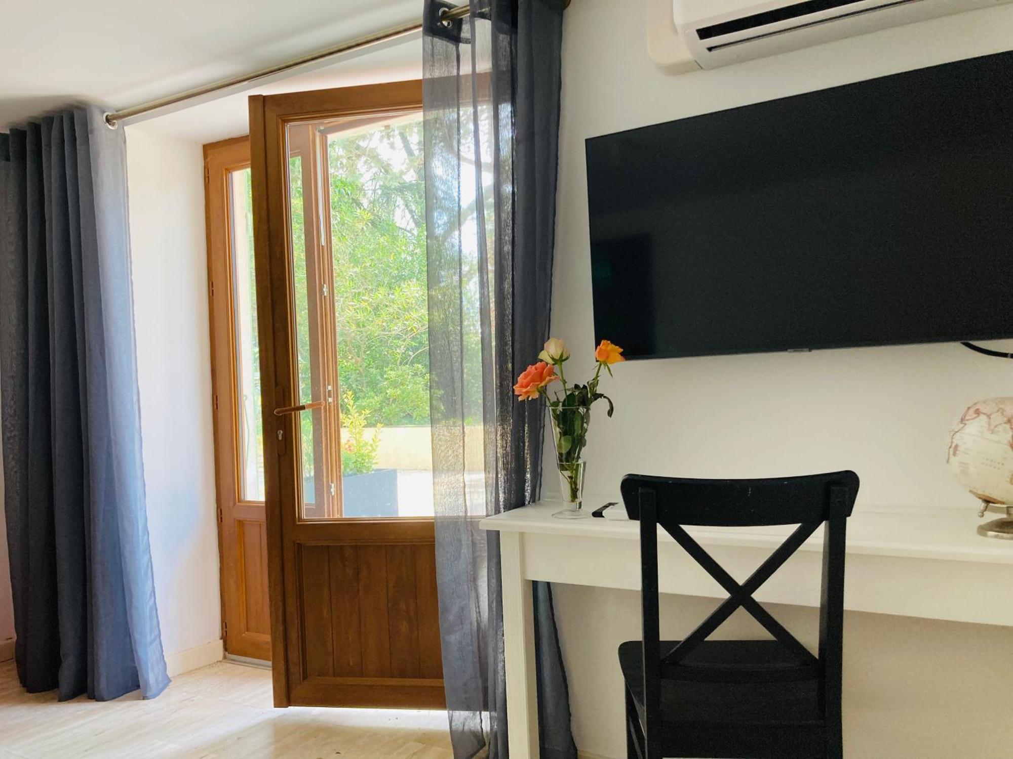 Pavillon De L'Etang Apartman Châteauneuf-du-Rhône Kültér fotó