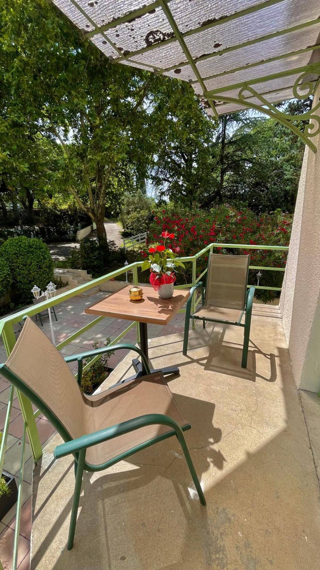 Pavillon De L'Etang Apartman Châteauneuf-du-Rhône Kültér fotó