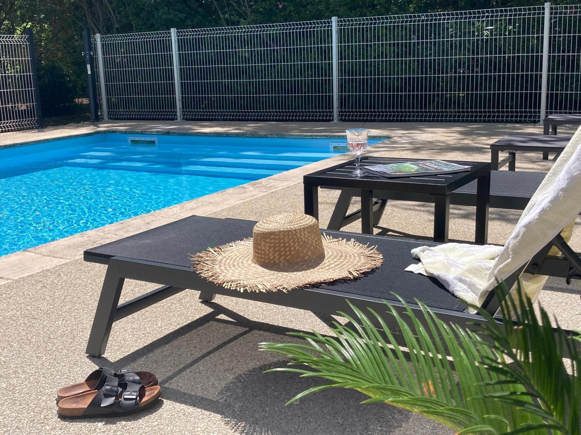 Pavillon De L'Etang Apartman Châteauneuf-du-Rhône Kültér fotó
